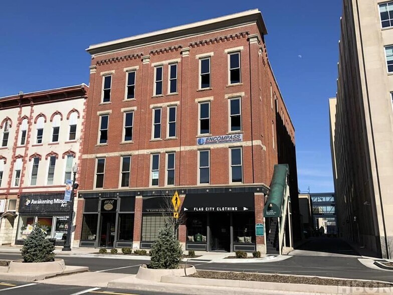 521 S Main St, Findlay, OH à louer - Photo du bâtiment - Image 3 de 14