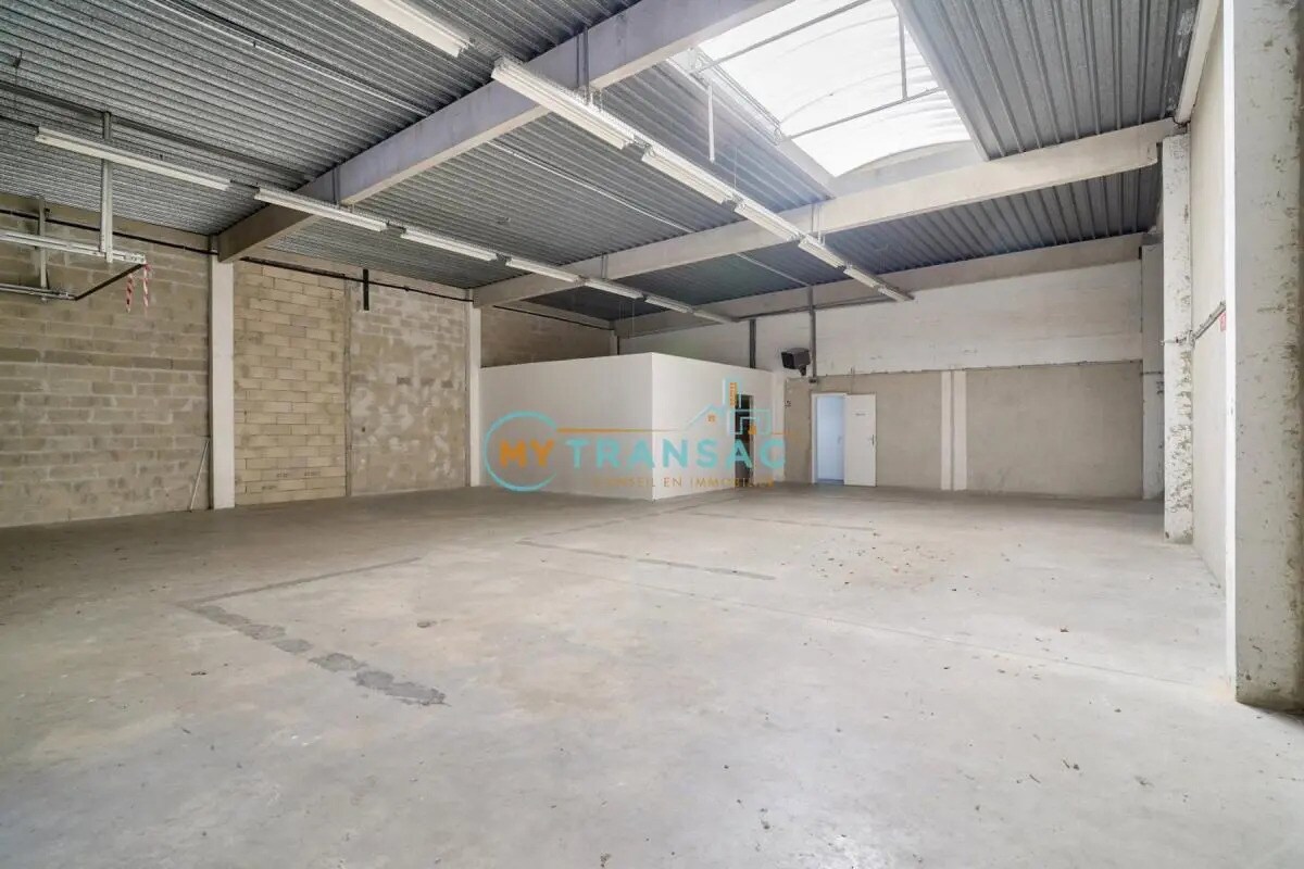Flex in Lognes for lease Interior Photo- Image 1 of 12