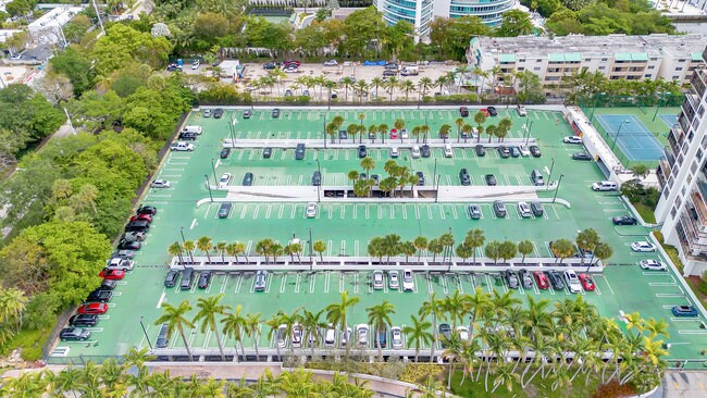 2333 Brickell Ave, Miami, FL à vendre - Photo du bâtiment - Image 2 de 24