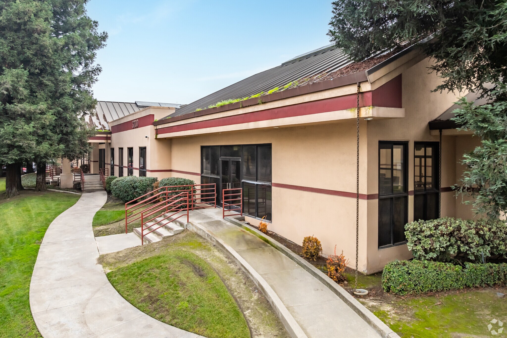 3700 Finch Rd, Modesto, CA à louer Photo du bâtiment- Image 1 de 6