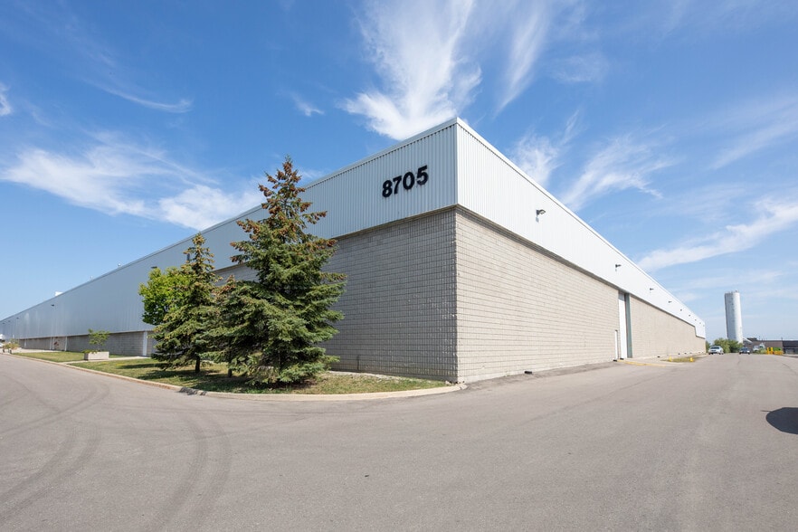 8705 Torbram Rd, Brampton, ON for lease - Primary Photo - Image 1 of 2