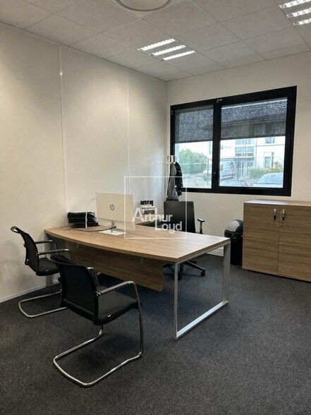 Bureau dans Lieusaint à louer - Photo intérieure - Image 2 de 5