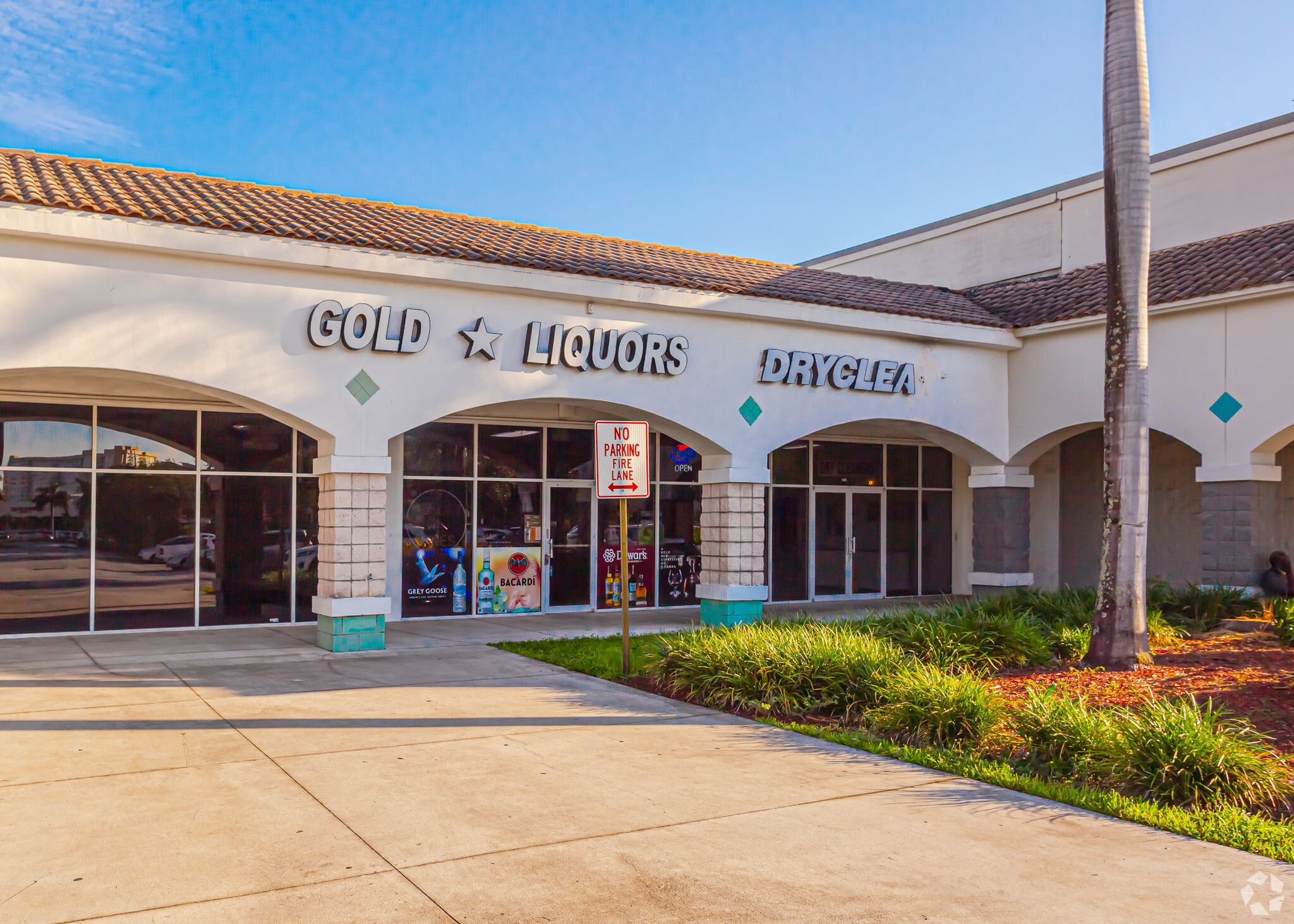 2301-2551 E Hallandale Beach Blvd, Hallandale Beach, FL for lease Primary Photo- Image 1 of 14