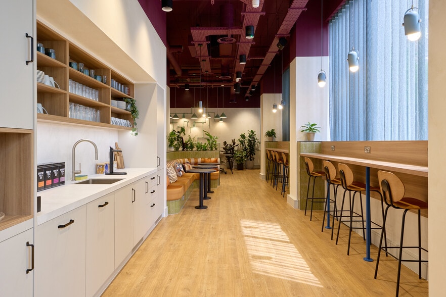 46 The Priory Queensway, Birmingham for lease - Interior Photo - Image 2 of 18