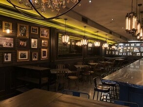 42-07 Bell Blvd, Bayside, NY à louer Photo intérieure- Image 2 de 15