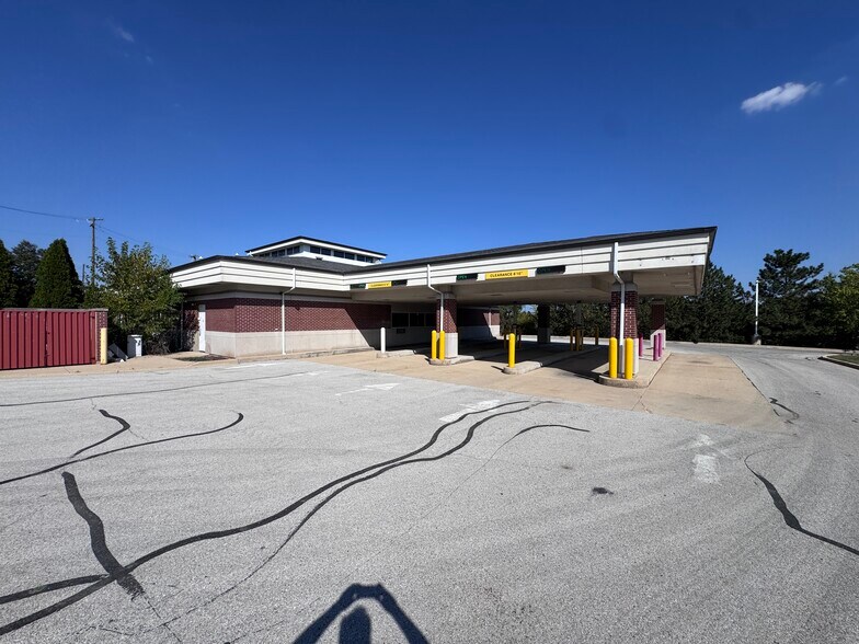2505 N Farnsworth Ave, Aurora, IL à louer - Photo du bâtiment - Image 3 de 21