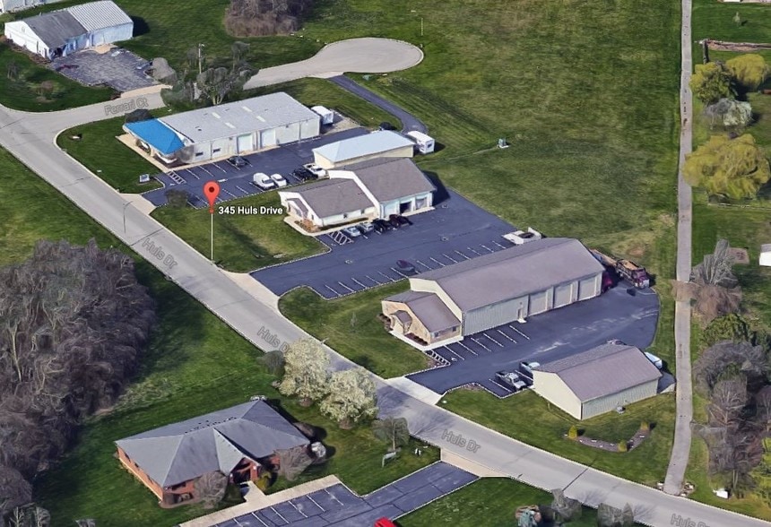 345 Huls Dr, Englewood, OH à louer - Photo du bâtiment - Image 3 de 12
