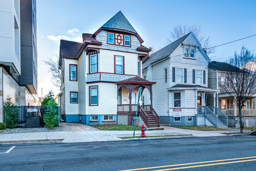 96 Easton Ave, New Brunswick, NJ for sale - Building Photo - Image 2 of 32