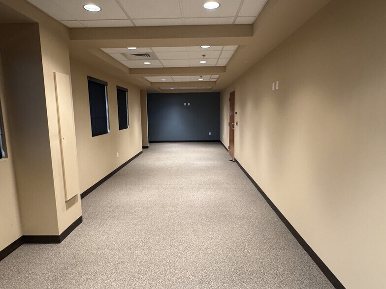 10100 E Shannon Woods St, Wichita, KS à vendre - Photo du bâtiment - Image 2 de 7