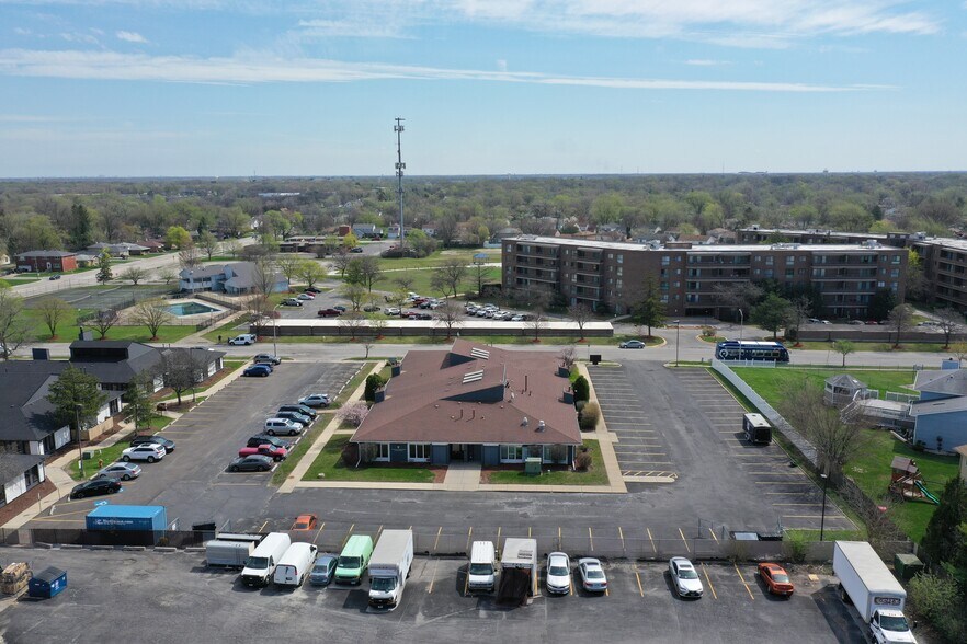 17524 E Carriageway Dr, Hazel Crest, IL à louer - Photo du bâtiment - Image 3 de 4