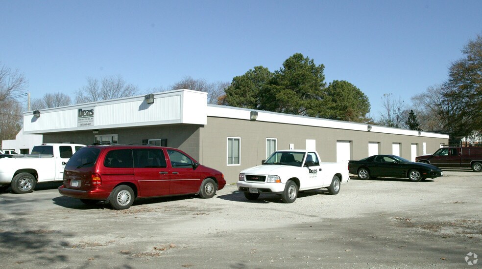 12484c Warwick Blvd, Newport News, VA à louer - Photo du bâtiment - Image 2 de 14