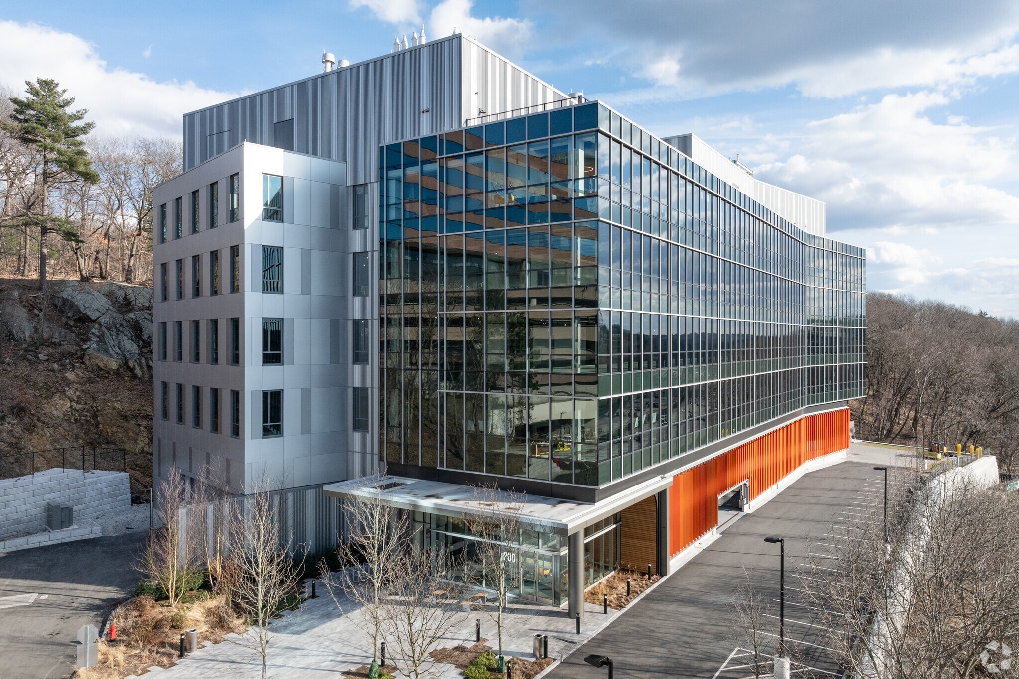 300 Third Ave, Waltham, MA à louer Photo du bâtiment- Image 1 de 5