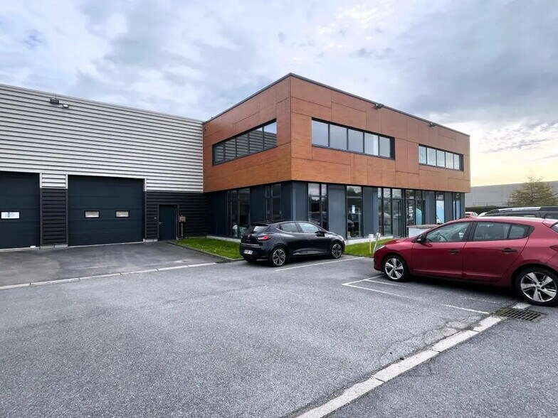 Bureau dans Wambrechies à louer - Photo du bâtiment - Image 3 de 14