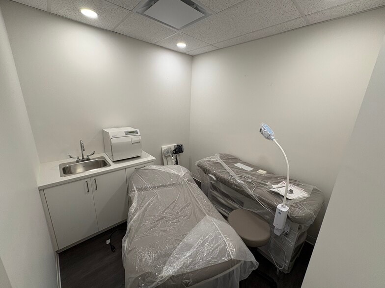 11770 Fraser St, Maple Ridge, BC for lease - Building Photo - Image 3 of 13