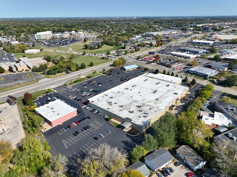 5400 E State St, Rockford, IL for lease - Building Photo - Image 2 of 6