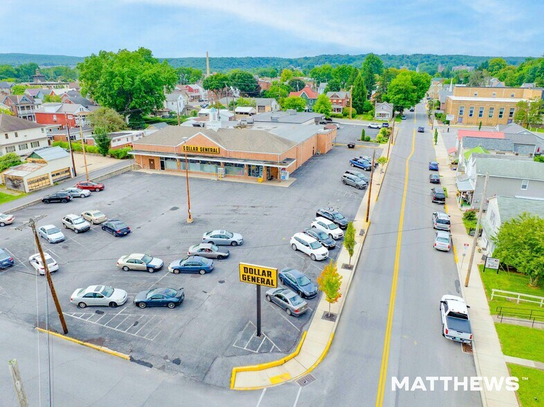 912 Moore St, Huntingdon, PA à vendre - Photo du bâtiment - Image 2 de 4