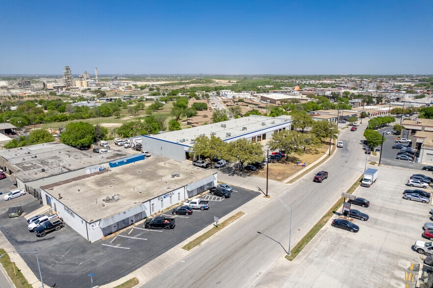 10927 Wye Dr, San Antonio, TX for lease - Aerial - Image 3 of 9
