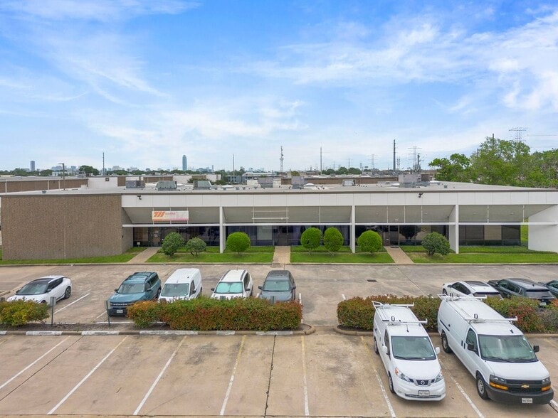 8710-8728 Westpark Dr, Houston, TX for lease - Building Photo - Image 1 of 3