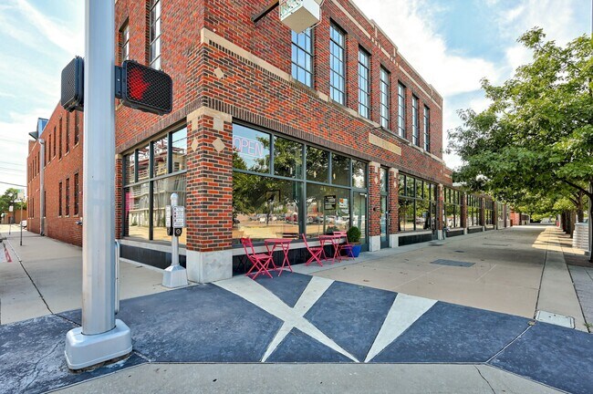 Plus de détails pour 700 1/2 Sheridan, Oklahoma City, OK - Bureau à louer