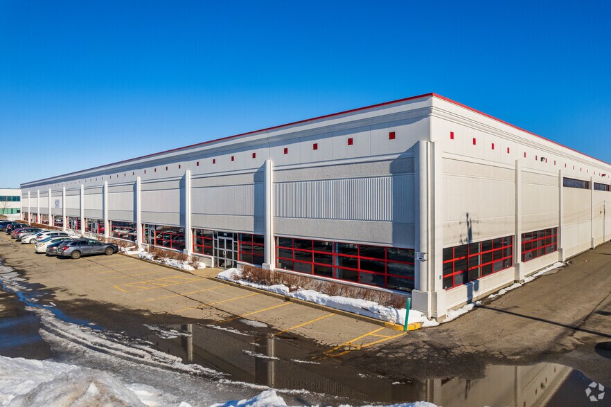 200-290 Rue Voyageur, Pointe-claire, QC à vendre - Photo du bâtiment - Image 1 de 1