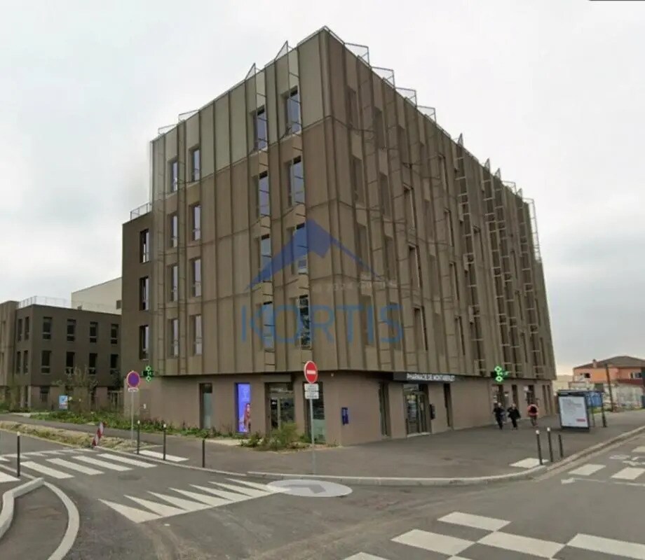 Office in Décines-Charpieu for lease Building Photo- Image 1 of 8