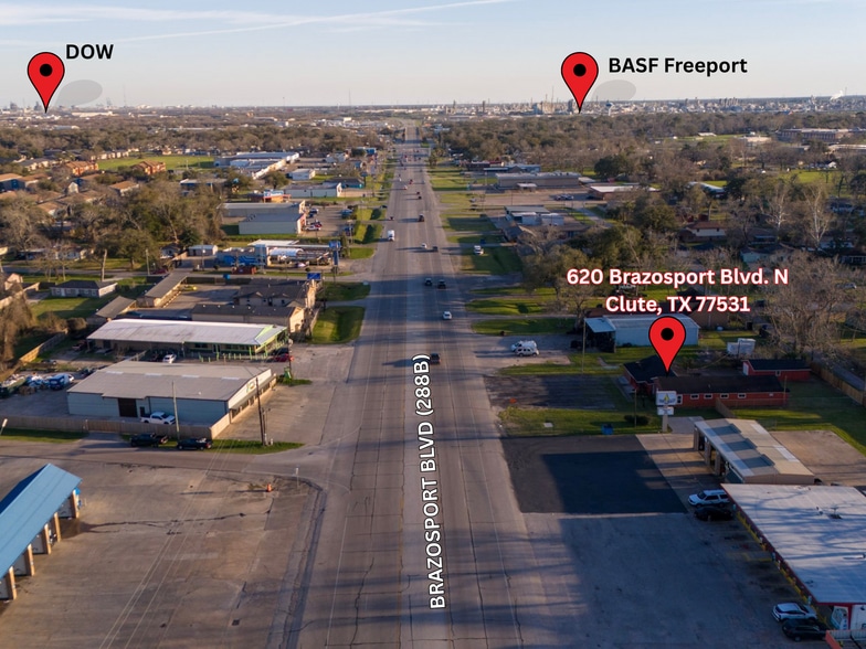 620 Brazosport Blvd N, Clute, TX for lease - Building Photo - Image 2 of 43