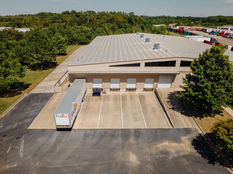 8472 Industrial Dr, Olive Branch, MS à vendre - Photo du bâtiment - Image 3 de 9