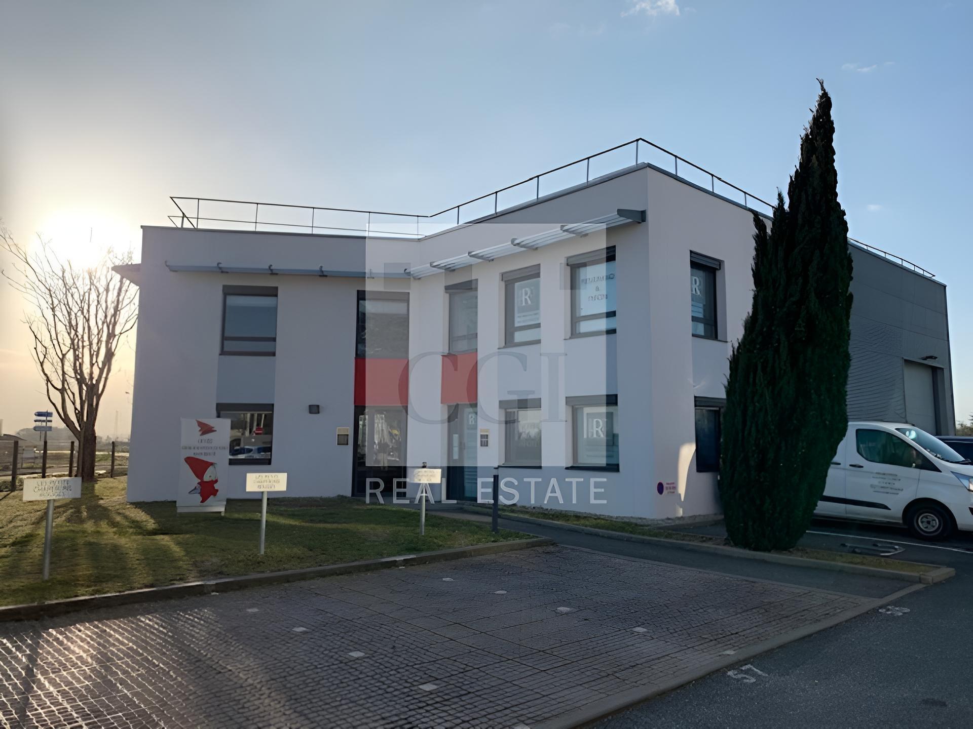 884-888 Rue Des Mercières, Rillieux-la-Pape à louer Photo principale- Image 1 de 10