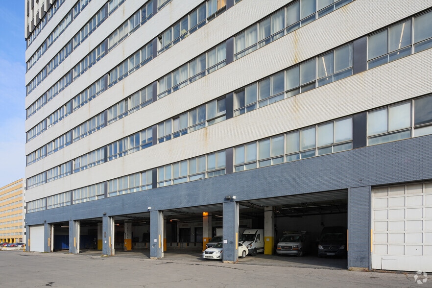 9300-9340 Boul Saint-Laurent, Montréal, QC à louer - Photo du bâtiment - Image 3 de 7