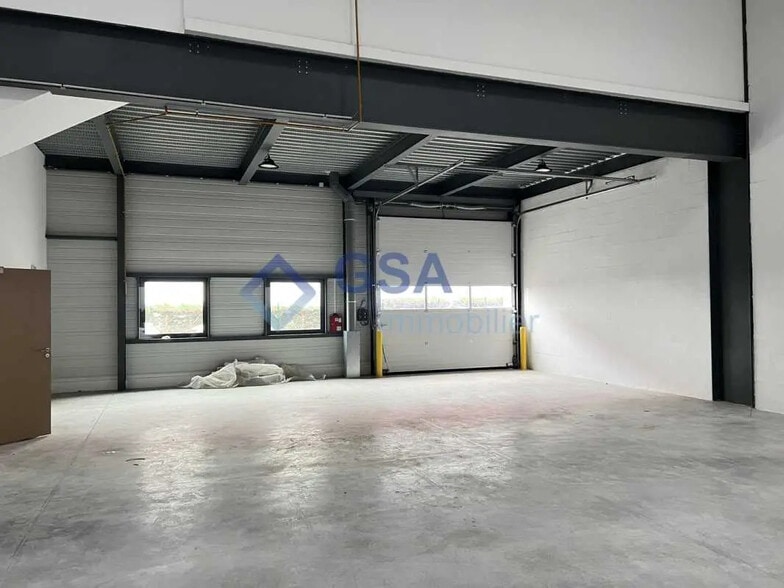 Office in Corbeil-Essonnes for lease - Interior Photo - Image 3 of 7