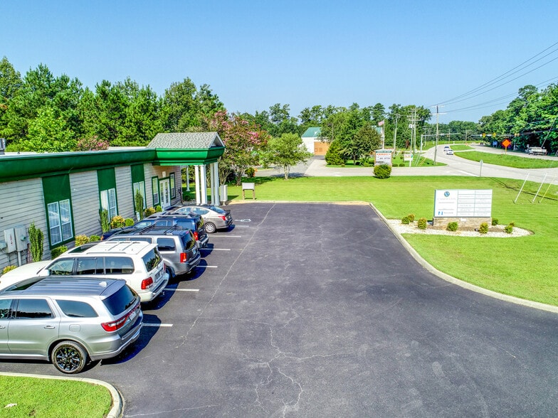 15064 Carrollton Blvd, Carrollton, VA à louer - Photo du bâtiment - Image 2 de 6