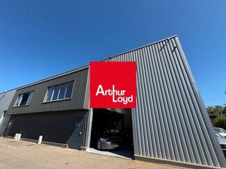 Plus de détails pour Local d'activités à louer
