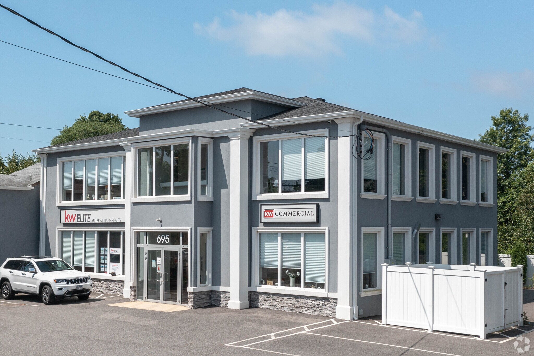 695 Broadway, Massapequa, NY for lease Building Photo- Image 1 of 7