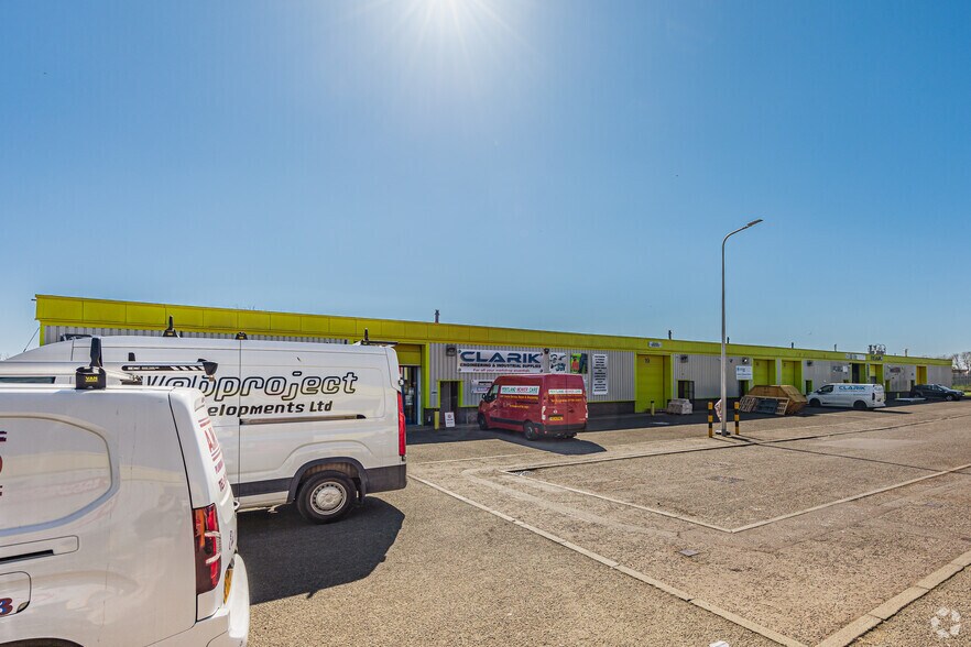 Primrose Ln, Rosyth à louer - Photo du bâtiment - Image 2 de 2