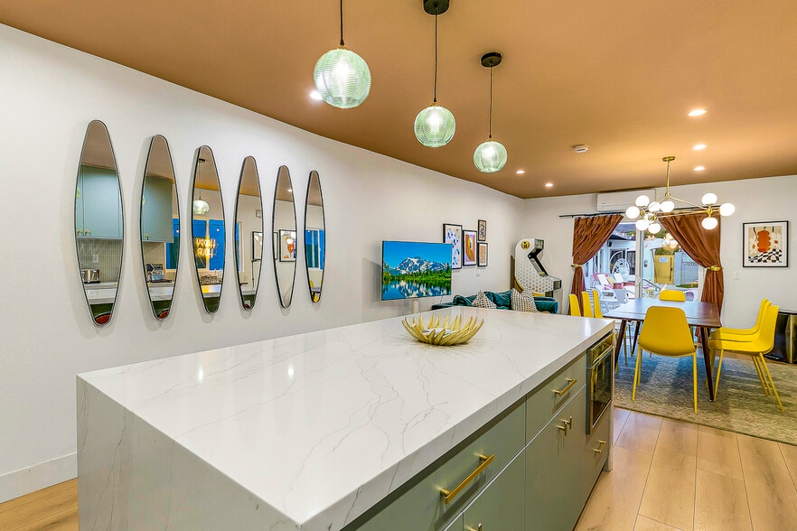 1339 N Indian Canyon Dr, Palm Springs, CA à vendre - Photo du bâtiment - Image 2 de 76