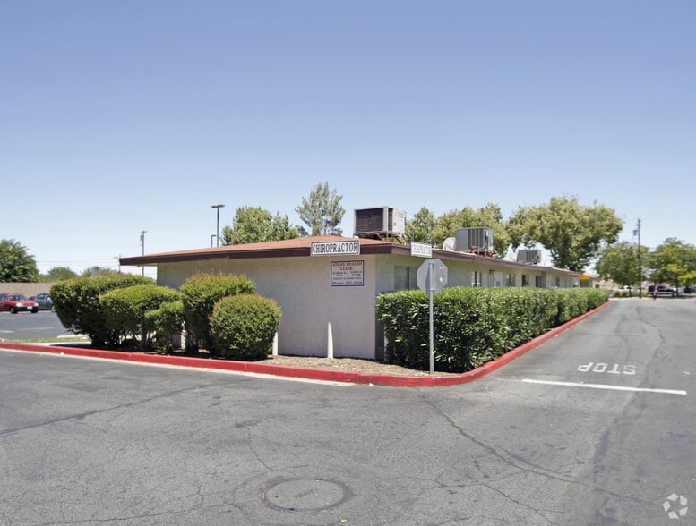 38425-38431 20th St E, Palmdale, CA for lease - Building Photo - Image 3 of 4