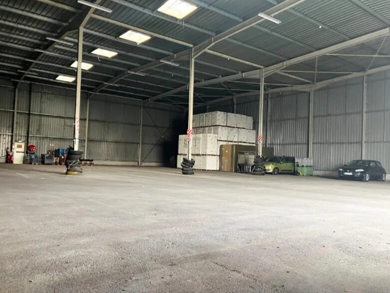 Office in Le Plessis-Pâté for lease - Interior Photo - Image 1 of 3