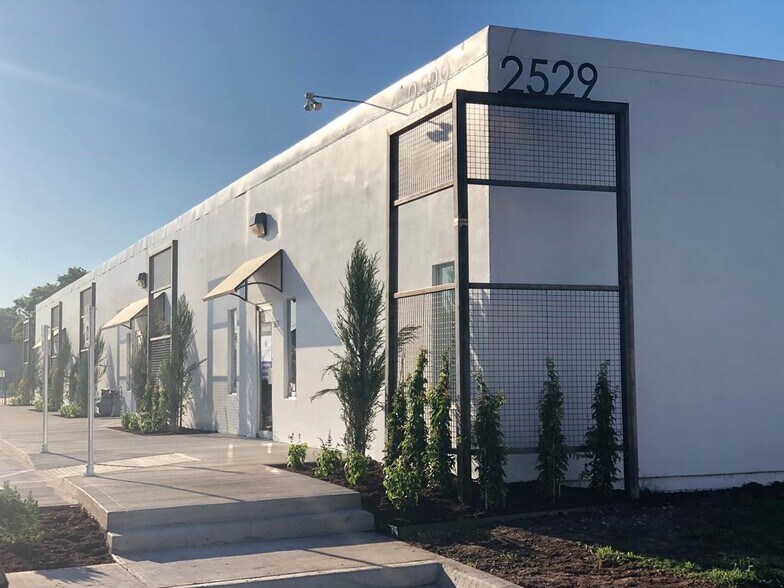 2529 Weisenberger St, Fort Worth, TX à vendre - Photo du bâtiment - Image 2 de 21