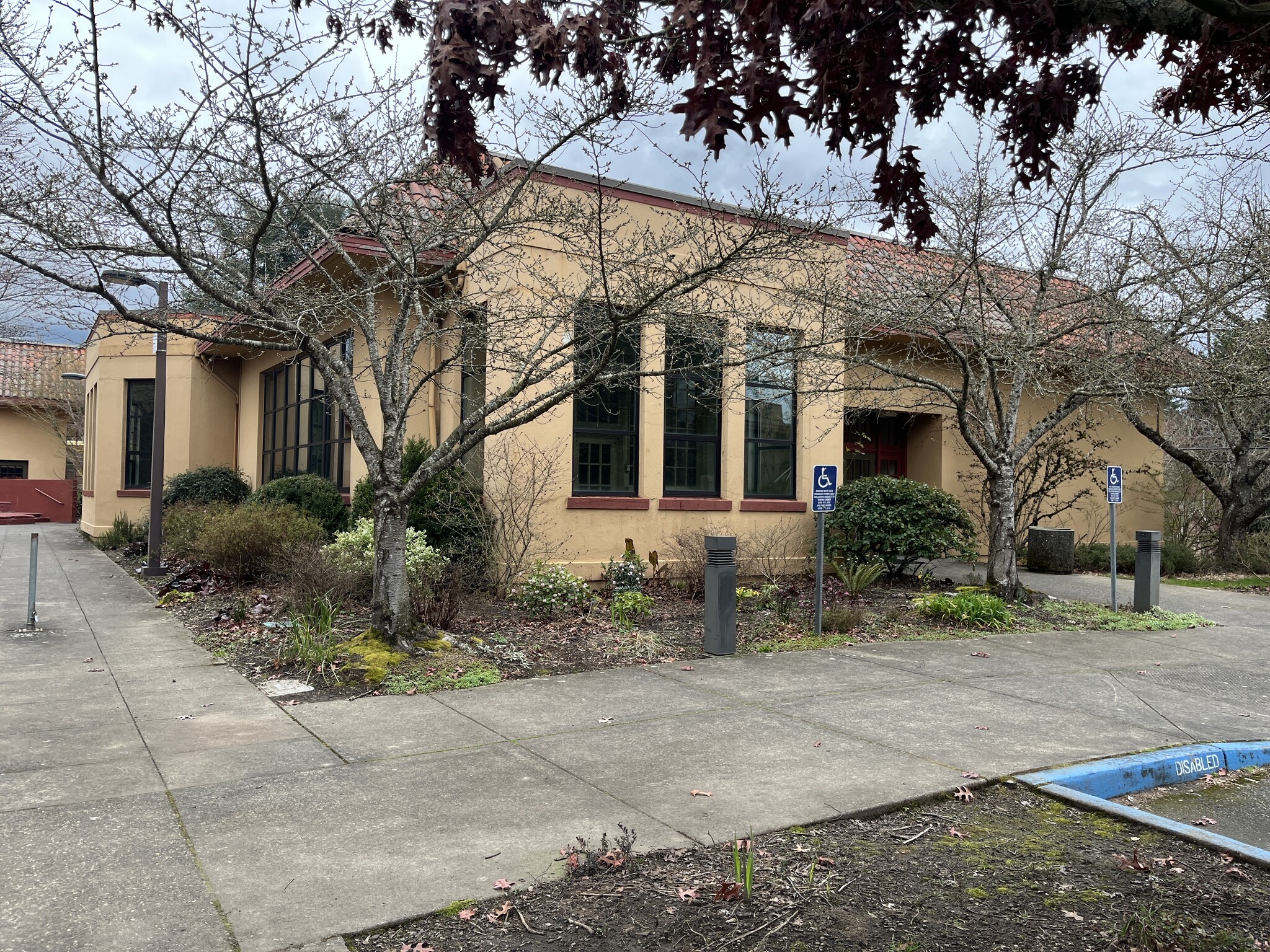 7688 SW Capitol Hwy, Portland, OR for lease Primary Photo- Image 1 of 26