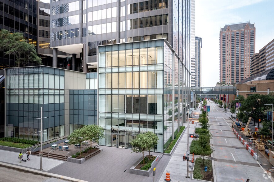 909 Fannin St, Houston, TX à louer - Photo du bâtiment - Image 3 de 13