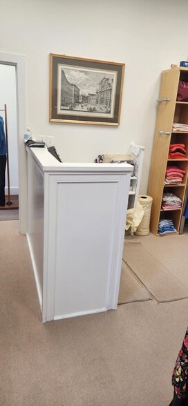 54 E Lee St, Warrenton, VA for lease - Building Photo - Image 2 of 6