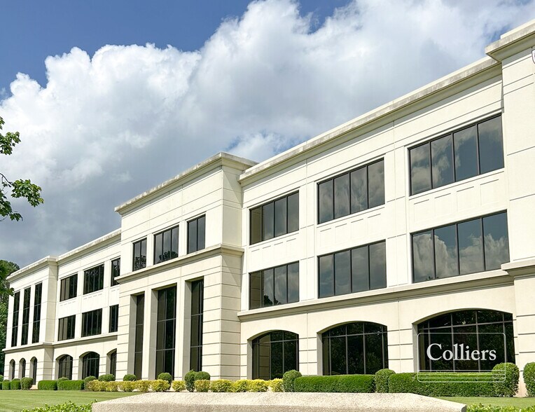 200 Center Point Cir, Columbia, SC à louer - Photo du bâtiment - Image 1 de 4