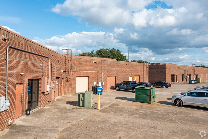 3900-4096 Sandshell Dr, Fort Worth, TX à louer - Photo du bâtiment - Image 3 de 8