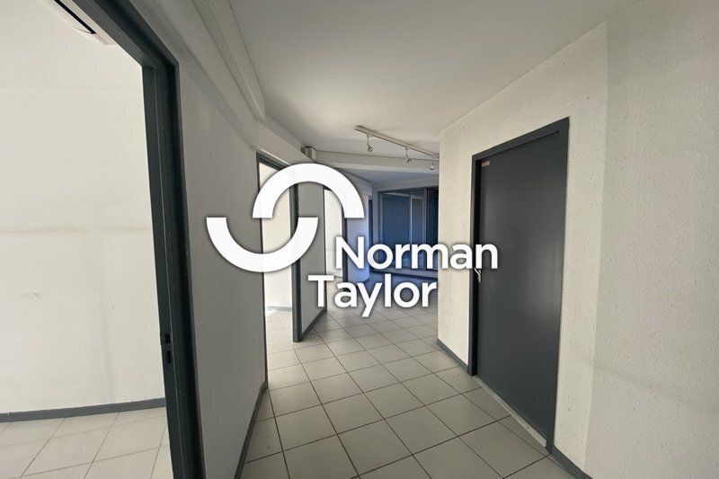 Office in Montpellier for lease - Building Photo - Image 1 of 12