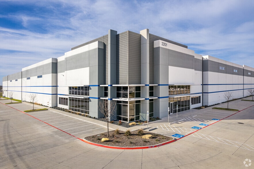 2201 Chemsearch Blvd, Irving, TX for lease - Building Photo - Image 3 of 13