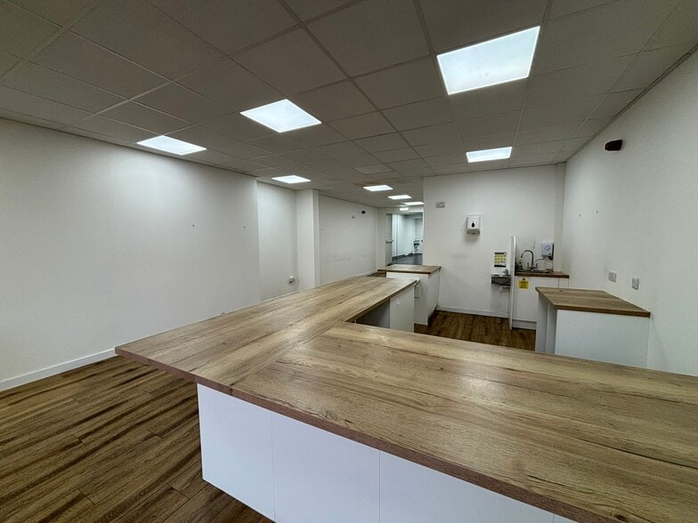 33 Aberdeen, Aberdeen for lease - Building Photo - Image 2 of 3