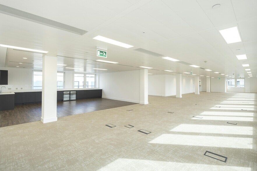 100 Lower Thames St, Londres à louer - Photo du bâtiment - Image 3 de 17