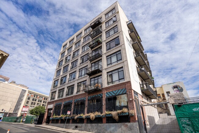More details for 117 Winston St, Los Angeles, CA - Multifamily for Sale