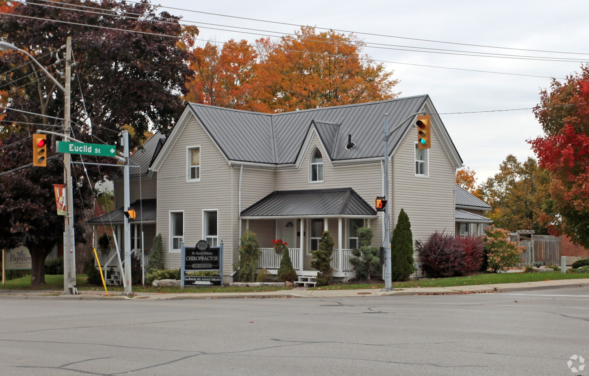 500 Dundas St W, Whitby, ON à vendre Photo principale- Image 1 de 1