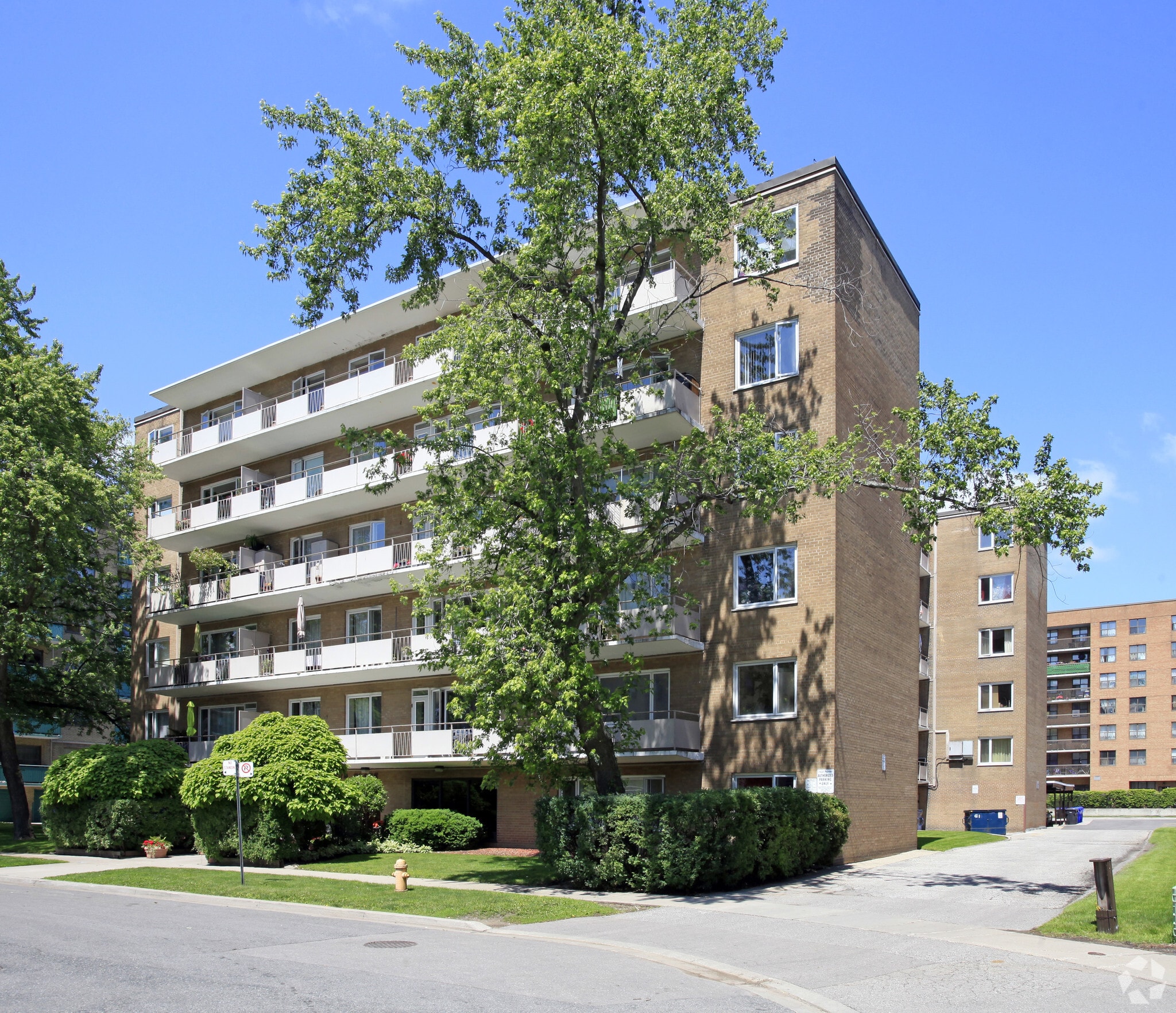 2 Grandstand Pl, Toronto, ON for sale Primary Photo- Image 1 of 4